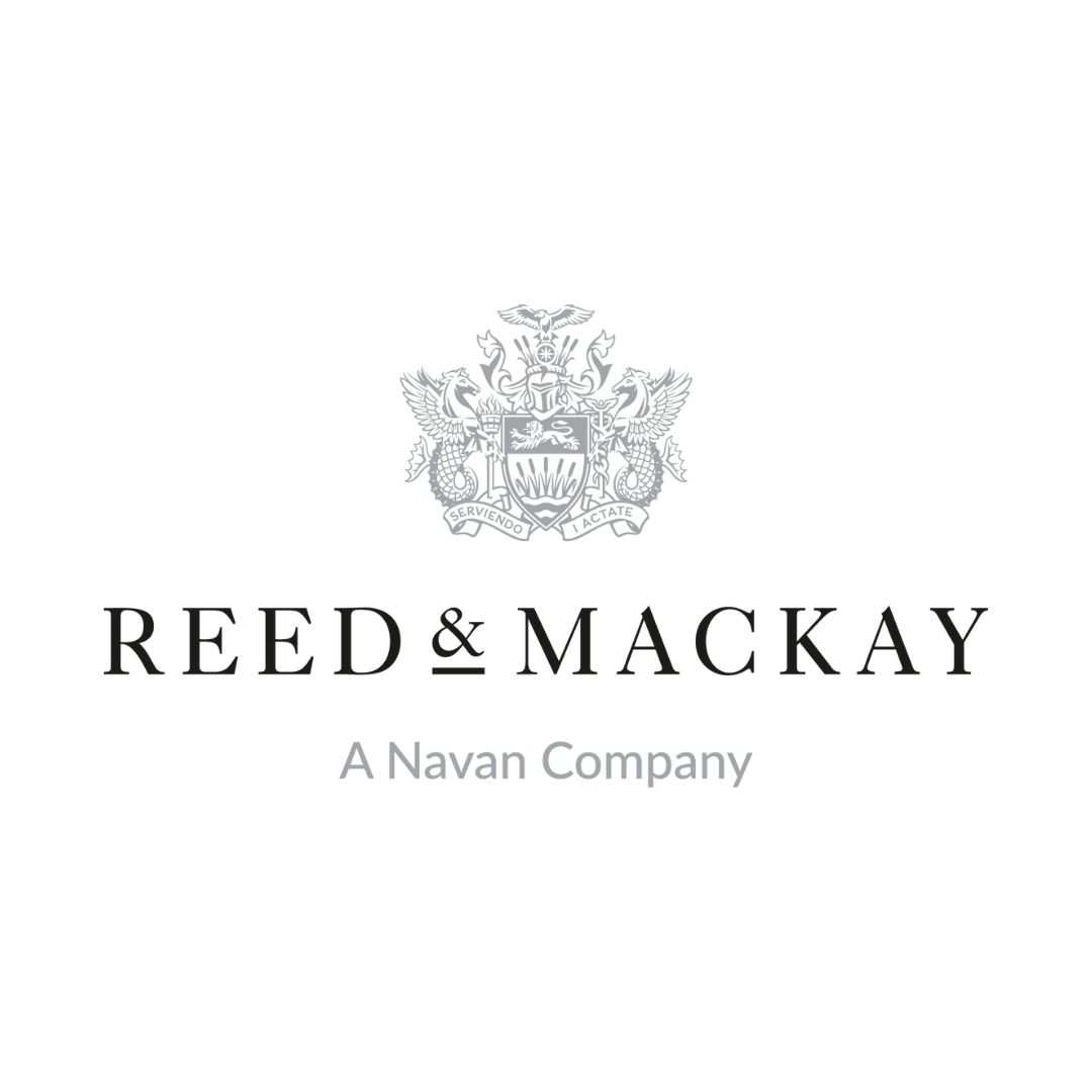 "Reed & Mackay logotyp med företagsnamnet i elegant typografi."